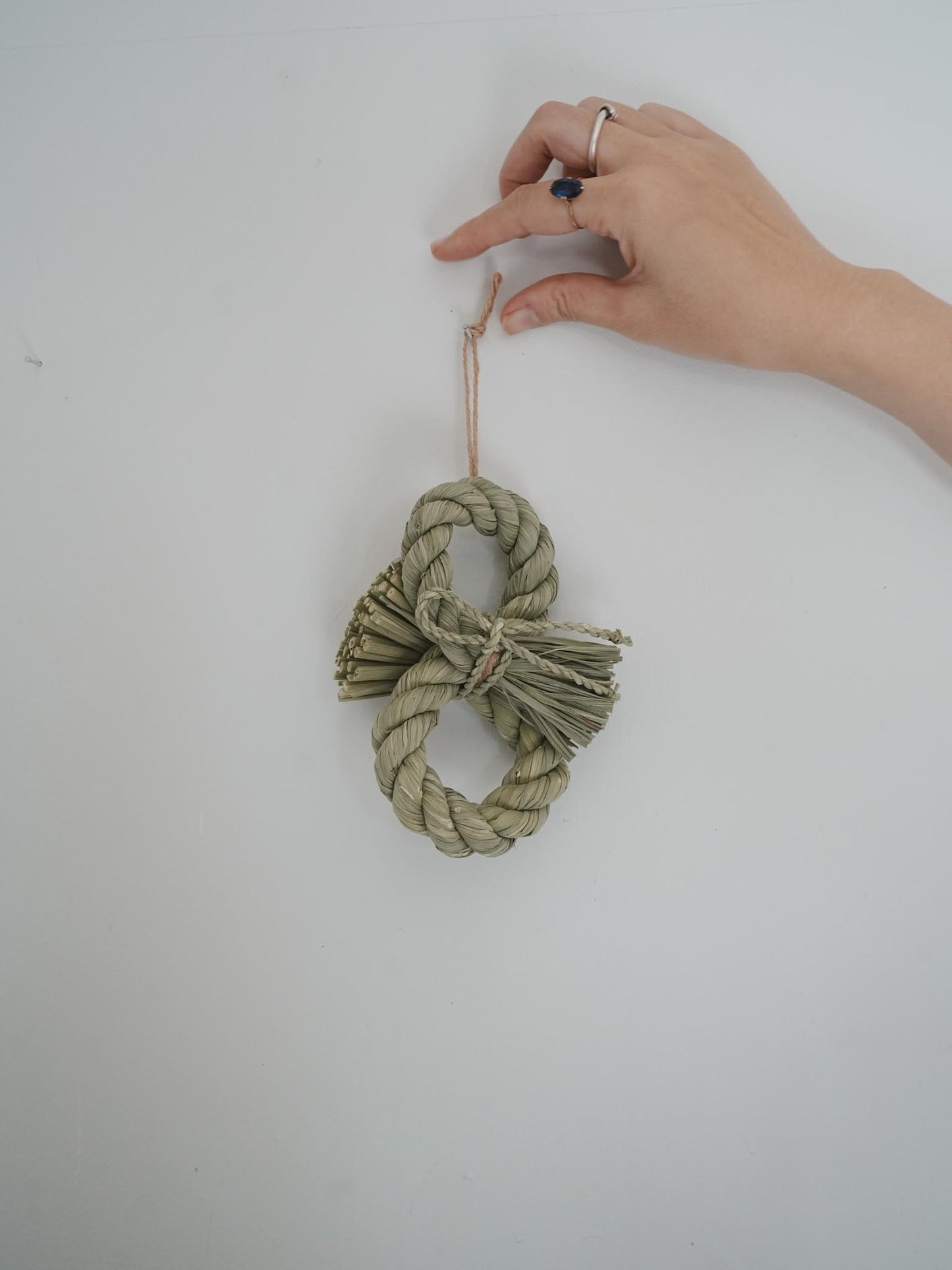 【わらむ】しめ飾り　三拍子