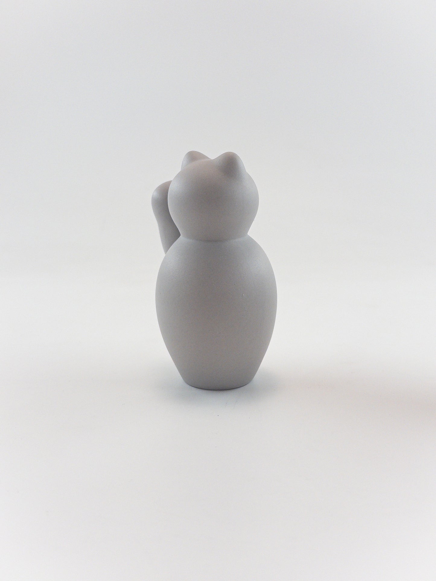 【菊池俊治】MANEKINEKO グレー