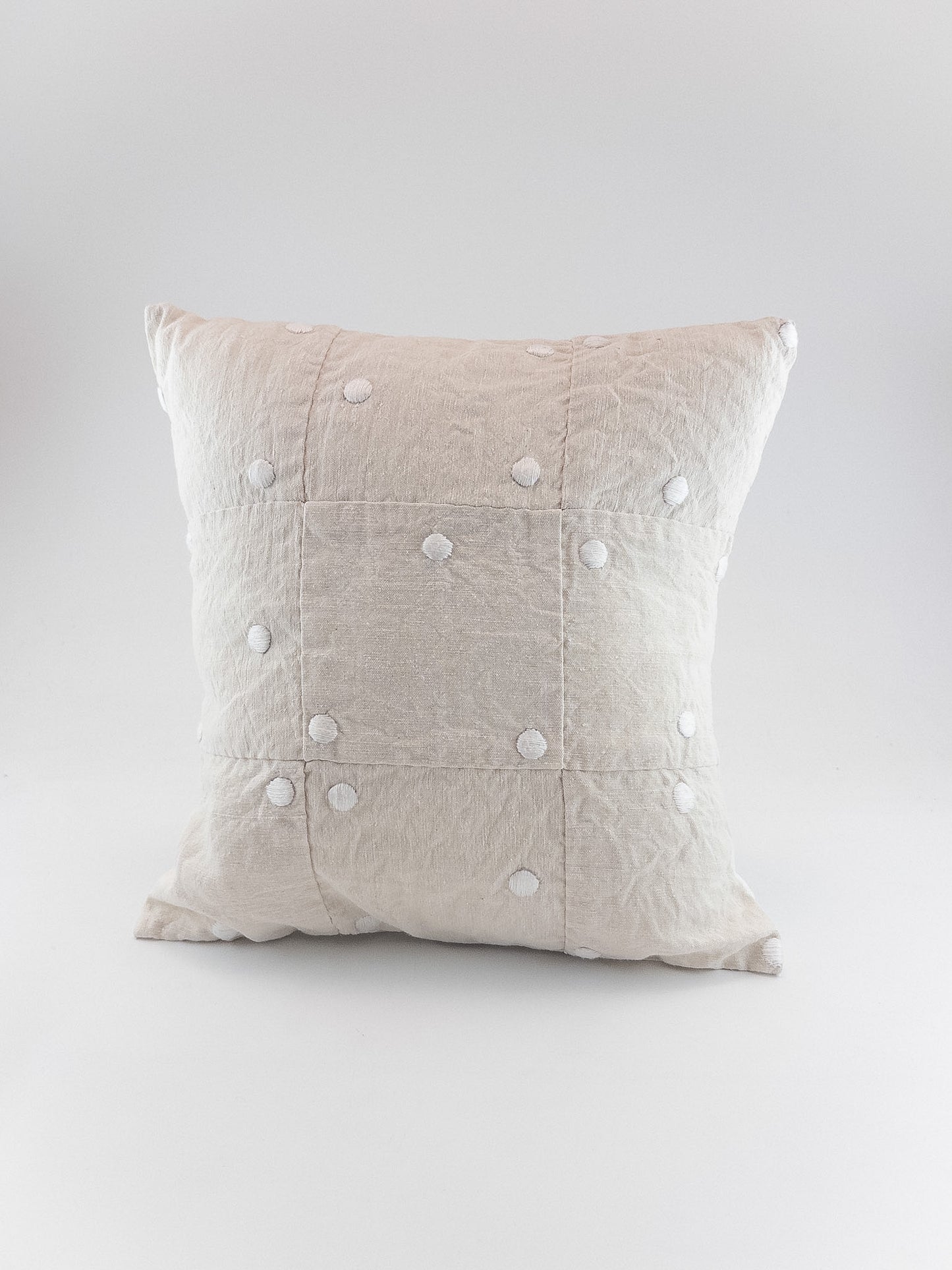 【tsukuroite】 hand sewn patchwork cushion dot