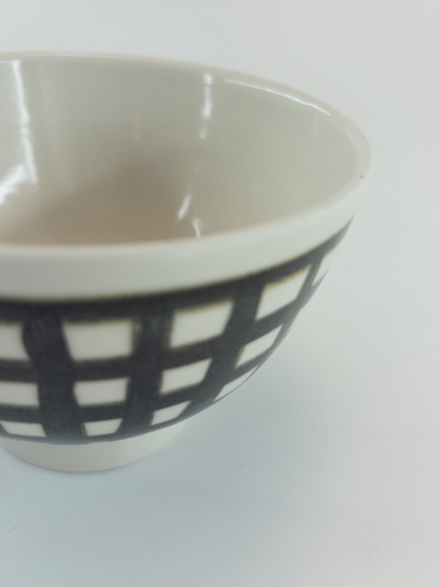【CANASA】碗　鉄絵格子