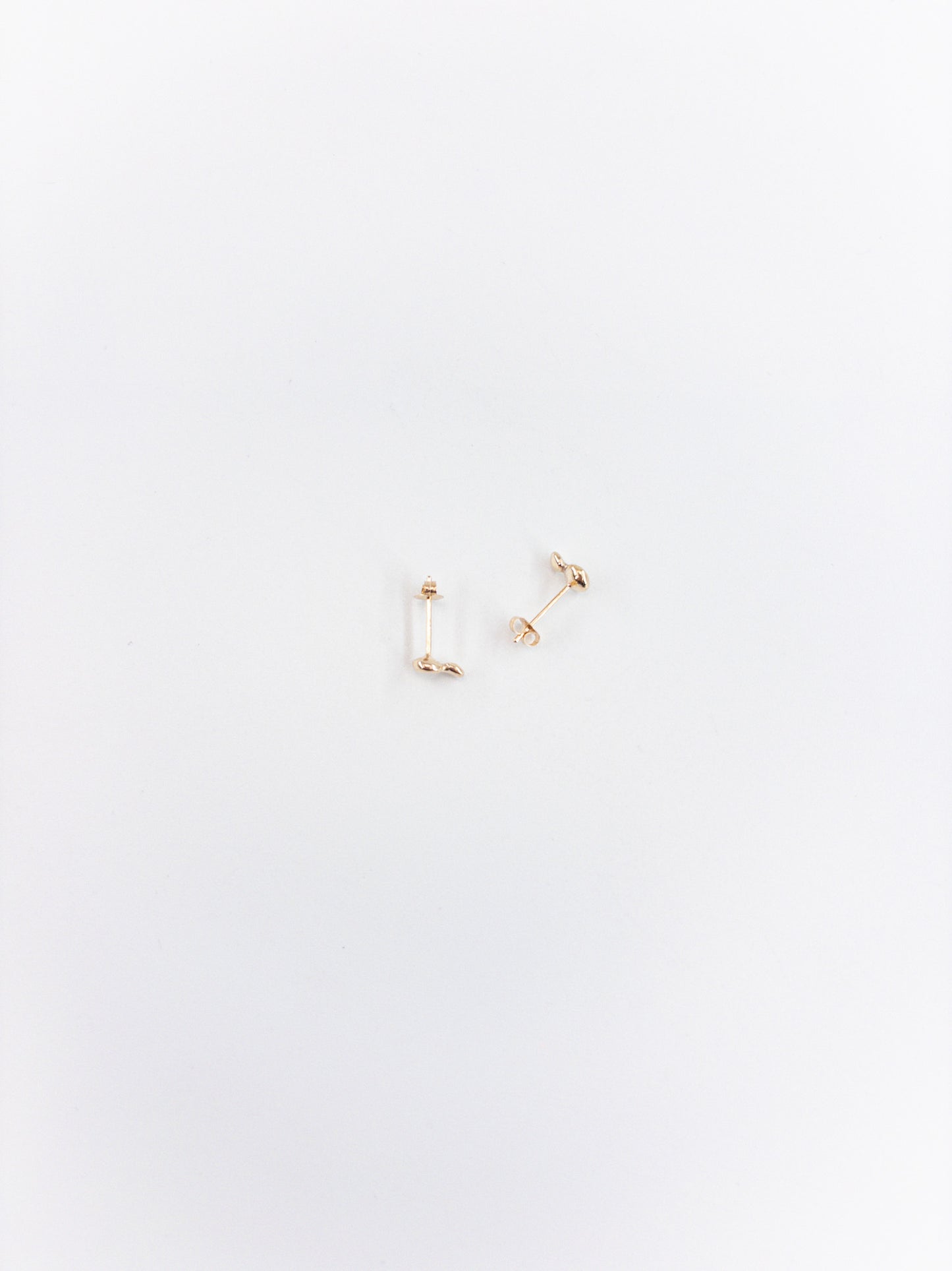 【accessories mau】ぽちょん10kピアスb