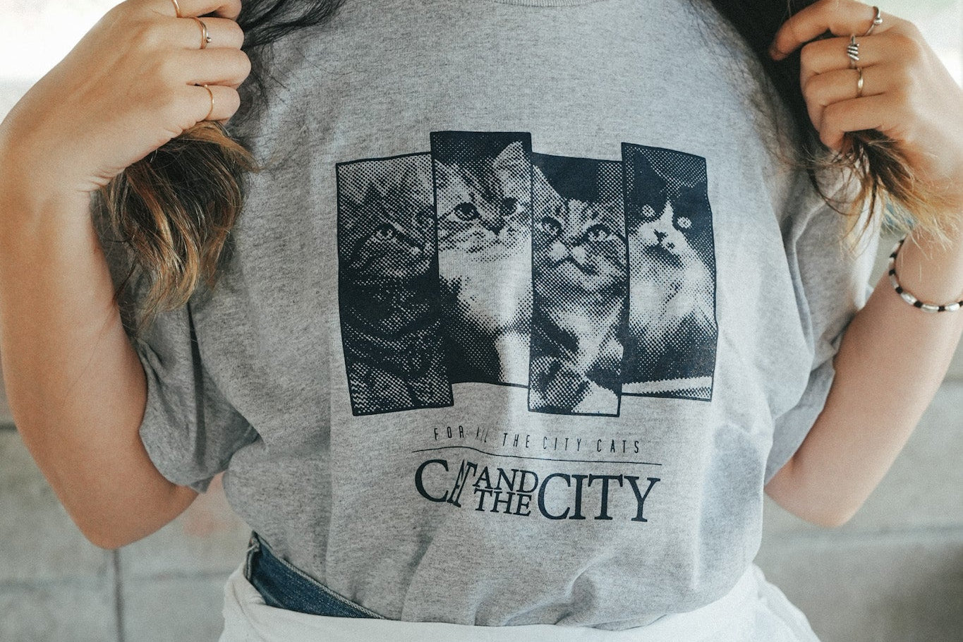 【AKISHIKA DESIGN】 CAT AND THE CITY T-SHIRTS