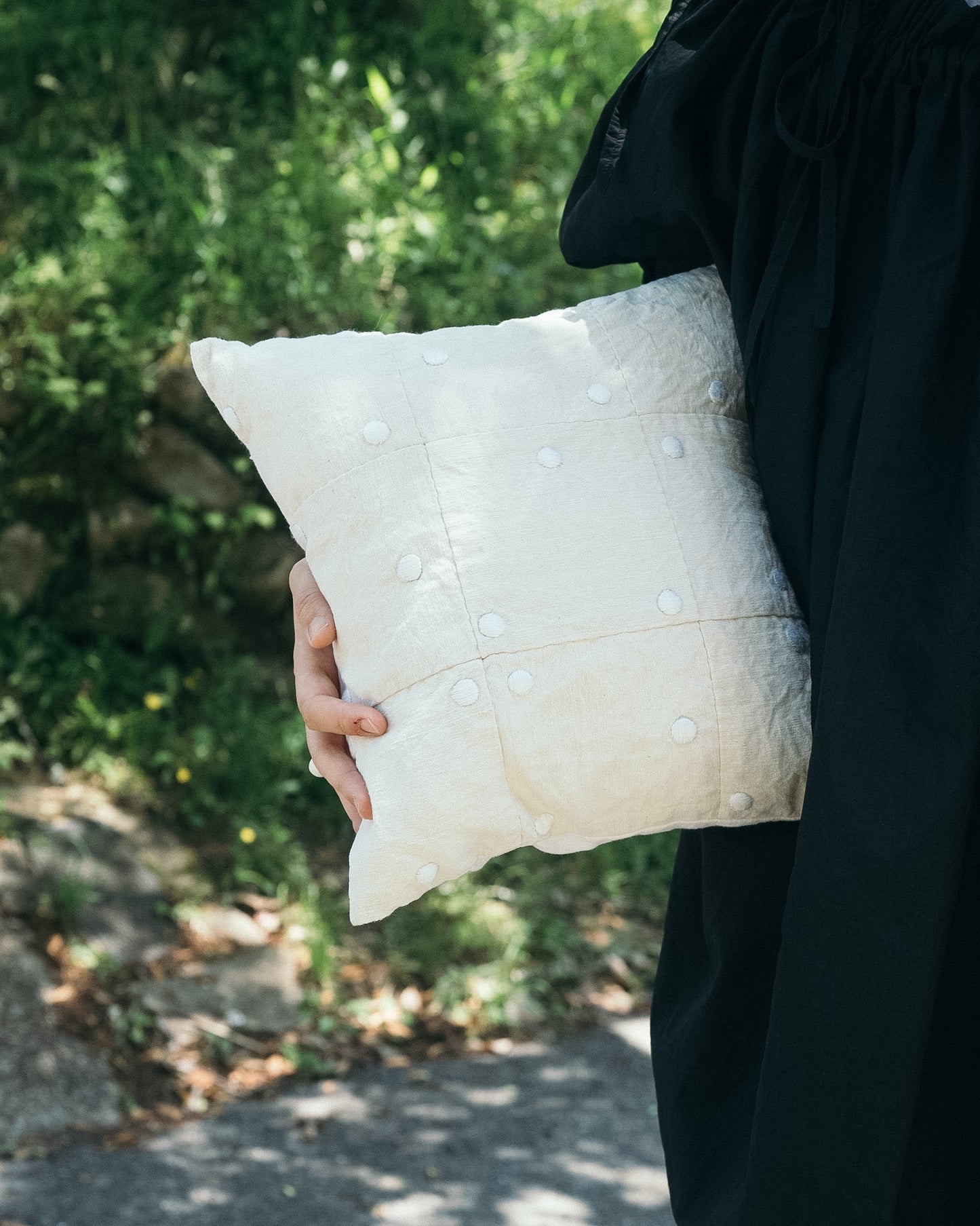 【tsukuroite】 hand sewn patchwork cushion dot
