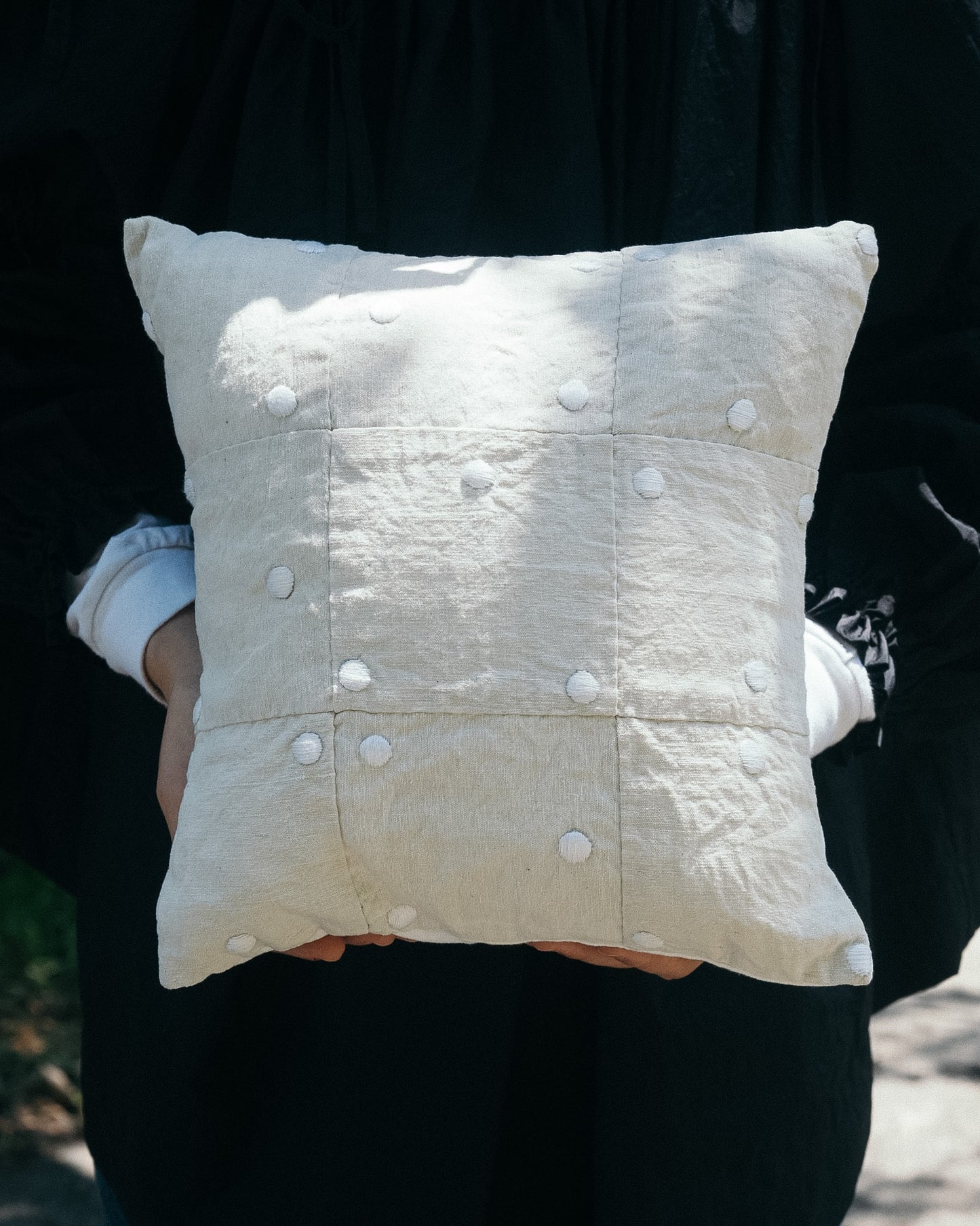 【tsukuroite】 hand sewn patchwork cushion dot